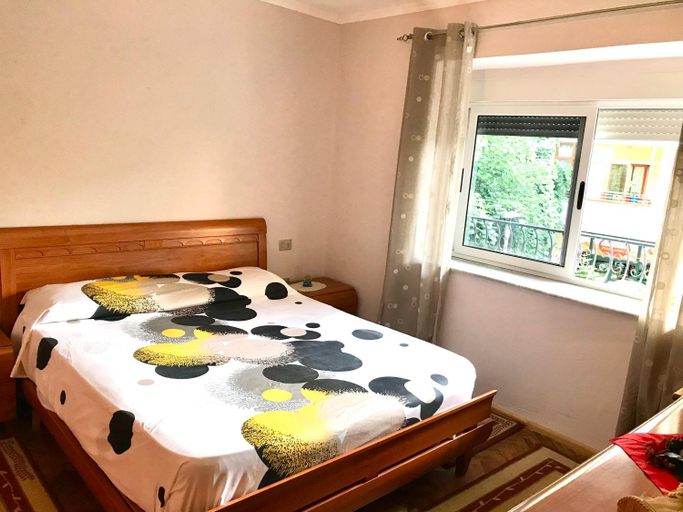 Lovely Apartment in front of the Lake, Pogradecit