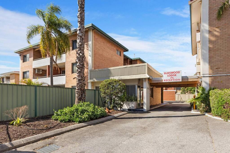 Exterior & Views 1, Apartment 5 Burswood, Belmont