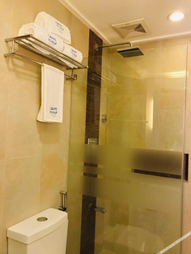 Bathroom, Giraffe Boutique Hotel, Baguio City