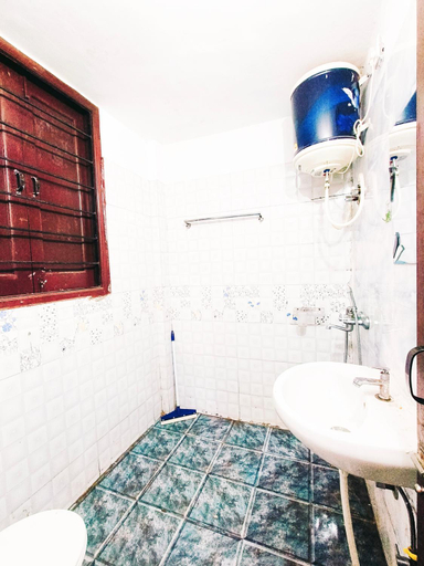 Bathroom 3, Sandal Bhoom Homestay, Solan