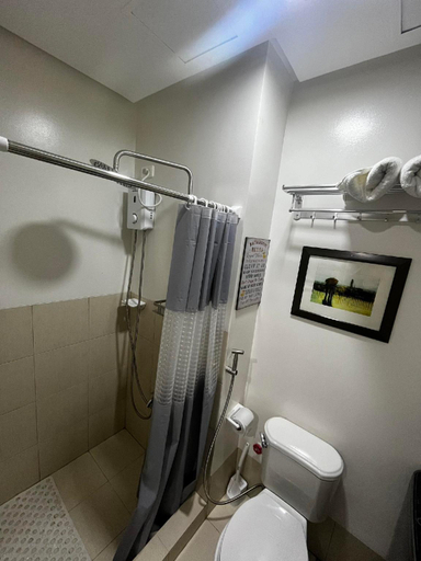 Bathroom 3, Zagstaycation , Quezon City