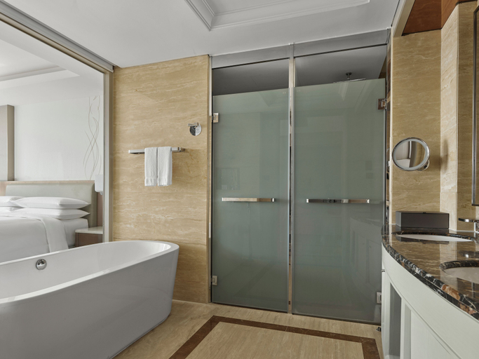 Bathroom 5, Shanghai Marriott Hotel Yangpu Riverside, Shanghai