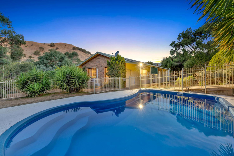 Sport & Beauty, Hillview & Stringybark, Halls on Falls Homestead, Murrindindi - West