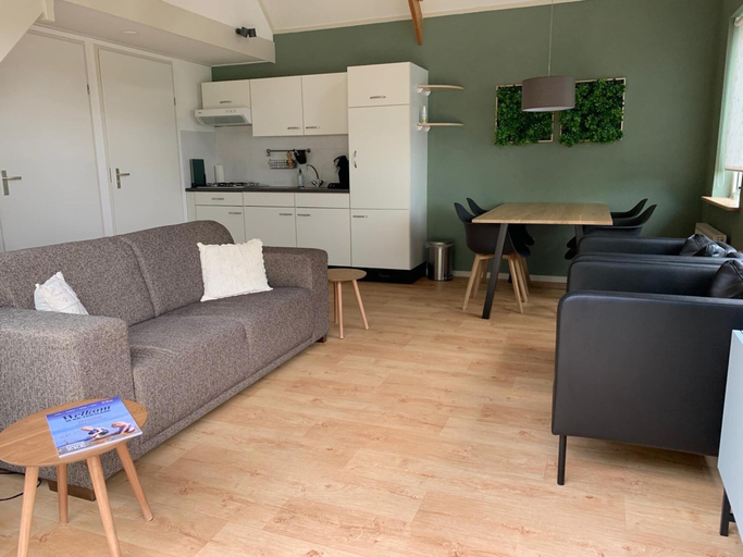 Living room 5, Nice Chalet with Microwave near Wadden Sea, Franekeradeel