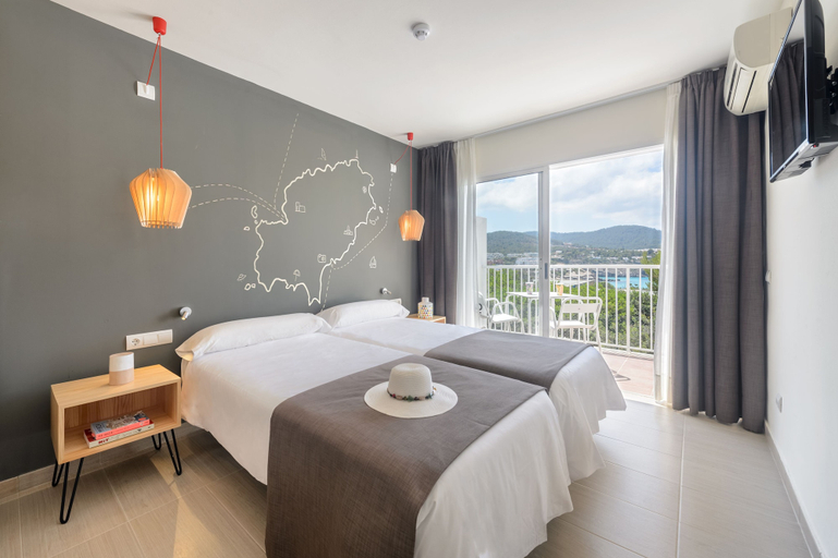 Bedroom 3, Hotel Vibra Cala Tarida, Baleares
