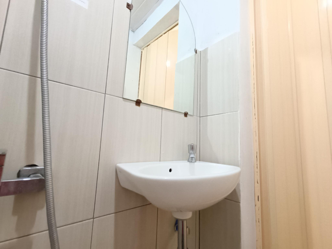 Bathroom 13