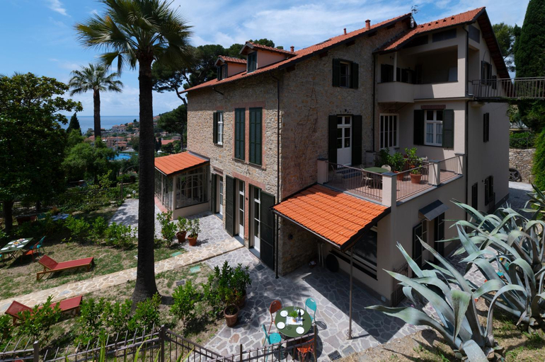 Others 4, Villa Rappis, Imperia