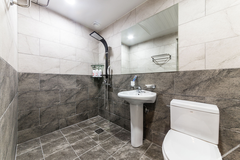 Bathroom, Hwaseong Ritz Hotel, Hwaseong