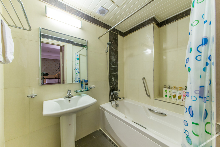 Bathroom 3, Hapjeong Namgyung Hotel, Mapo