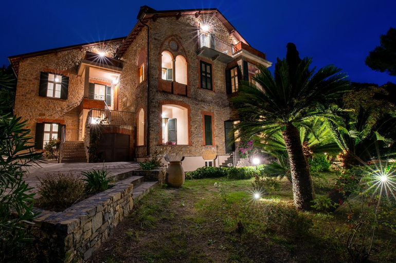 Others 5, Villa Rappis, Imperia