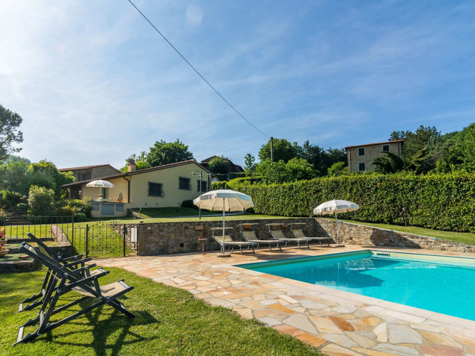 Pool 3, Beautiful Cottage in Dicomano With Swimming Pool, Florence
