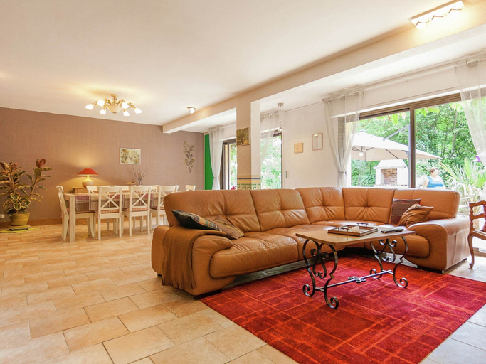 Others 5, Spacious Farmhouse With Private Heated Pool in a Rustic Garden, Dordogne