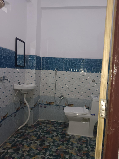 Bathroom 5, Hotel brahmakamal, Uttarkashi