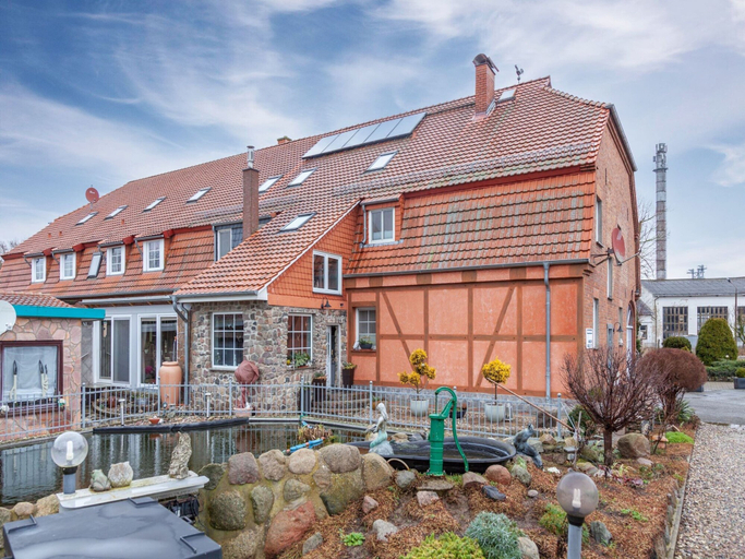 Exterior 2, Budget-wohnung in Grundshagen mit Gartensitzplatz, Nordwestmecklenburg