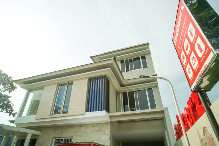 Exterior & Views 2, Sans Stay Bukit Palma Citraland, Surabaya