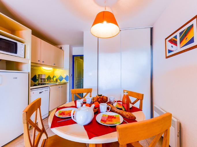 Dining, Comfortable Apartment With Dishwasher 2 km Away From the sea, Pyrénées-Orientales