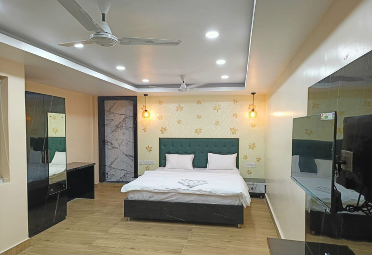 Bedroom 5, THE ODYSSEY INN, Puri