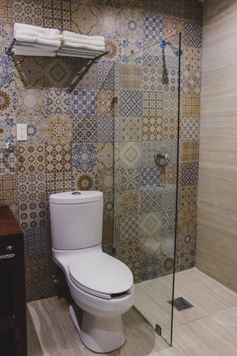 Bathroom 4, Hotel Merida, Mérida