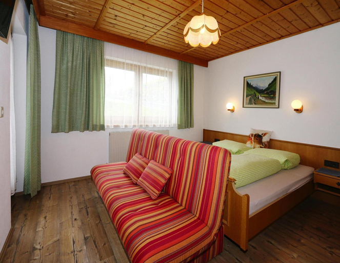 Others 5, Apartment in Zillertal near Horbergbahn, Schwaz