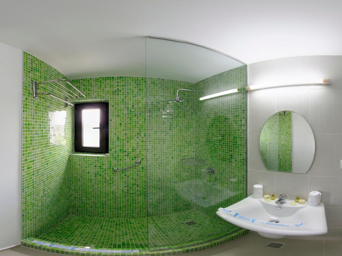 Bathroom 4, Hotel Solymar, Mangalia