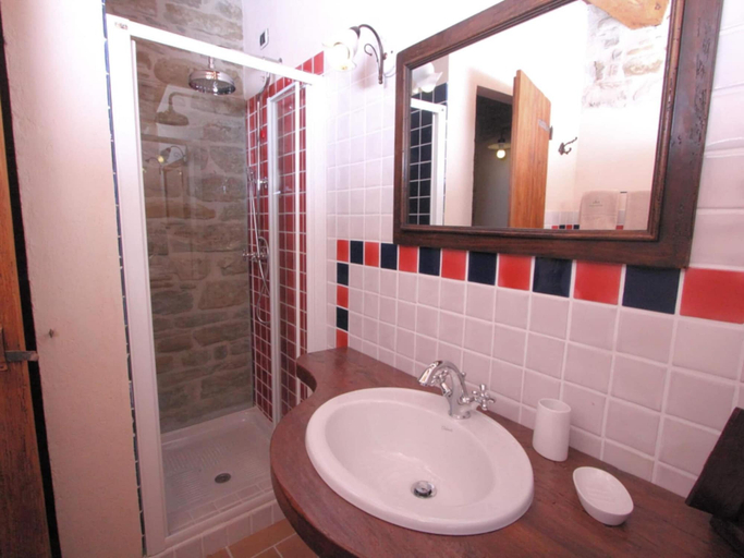 Bathroom 4, Nice Apartment in Apecchio With Shared Swimming Pool, Pesaro E Urbino