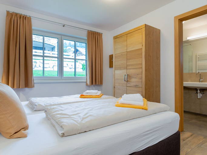Others 2, Spacious Apartment in Piesendorf With Sauna, Zell am See