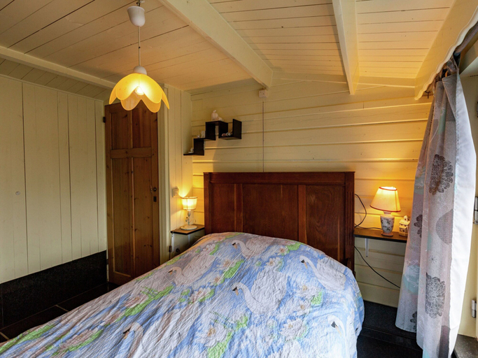 Bedroom 2, Appealing Chalet in Westouter with Garden, West-Vlaanderen