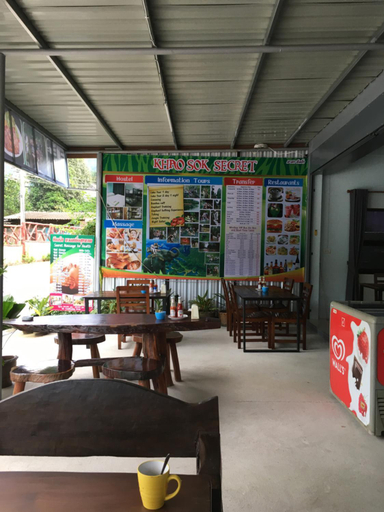 Food & Drinks 5, Khaosok Secret Hostel, Phanom