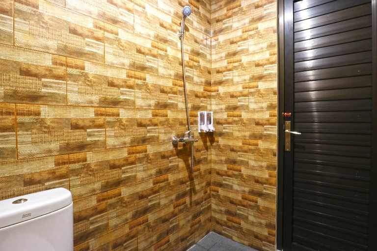 Bathroom 4