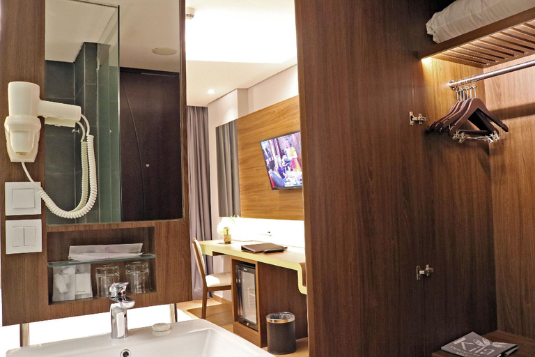 Bathroom 9