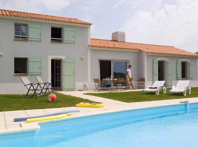 Pool 2, Spacious Villa With a Private Pool on a Golf Course in Loire, Vendée