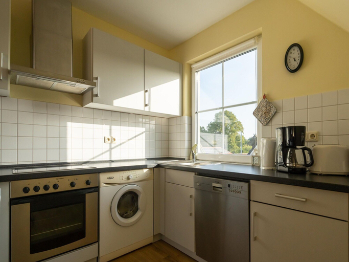 Private kitchen 3, Attractive Home in Bastorf With Private Garden, Rostock