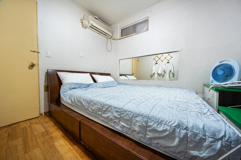 Bedroom 5, Miasageori Station Daewon, Gangbuk