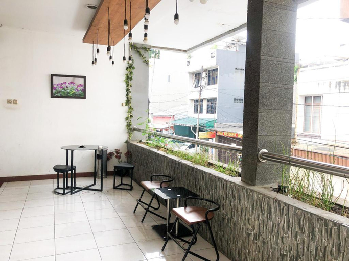 Exterior & Views 18