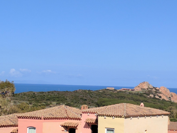 Others 4, Panoramic Sea-views. Sunsets, 7 min Walk to Beach, Cottage Apartment, Terrace, Olbia-Tempio