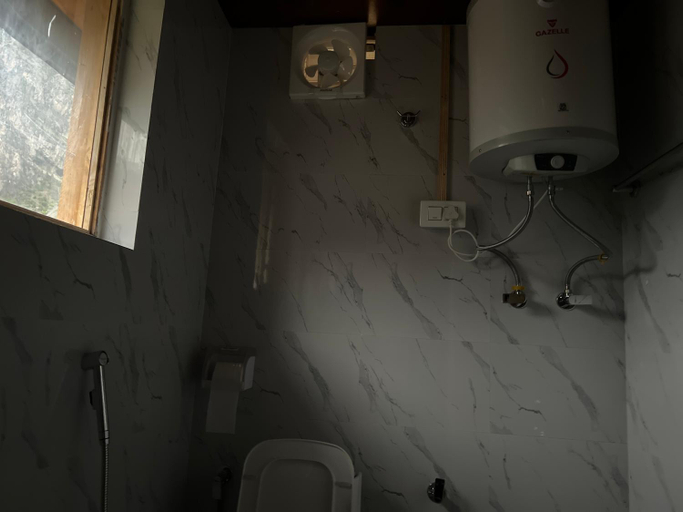 Bathroom 5, The Meems Holiday village, Bandipore