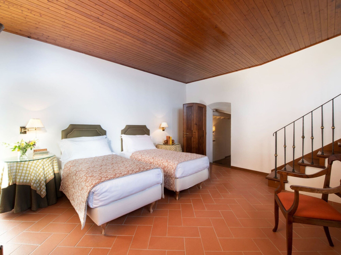 Room 3, Restful Holiday Home in Reggello With Swimming Pool, Florence