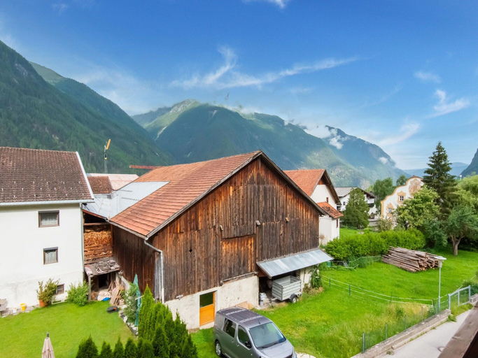 Others 4, Beautiful Holiday Apartment in Umhausen With two Balconies, Imst