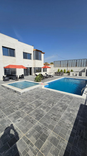 Exterior view, Ayla Chalets, Um El-Basatien