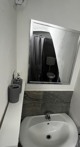 Bathroom 3, Pulcinella, Napoli