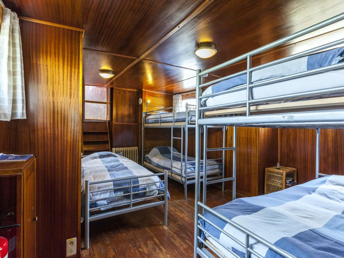 Bedroom 2, Cozy Boat in Merkem Near Lake, West-Vlaanderen