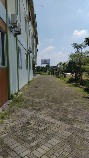 Others 4, Graha Laweyan Solo, Solo