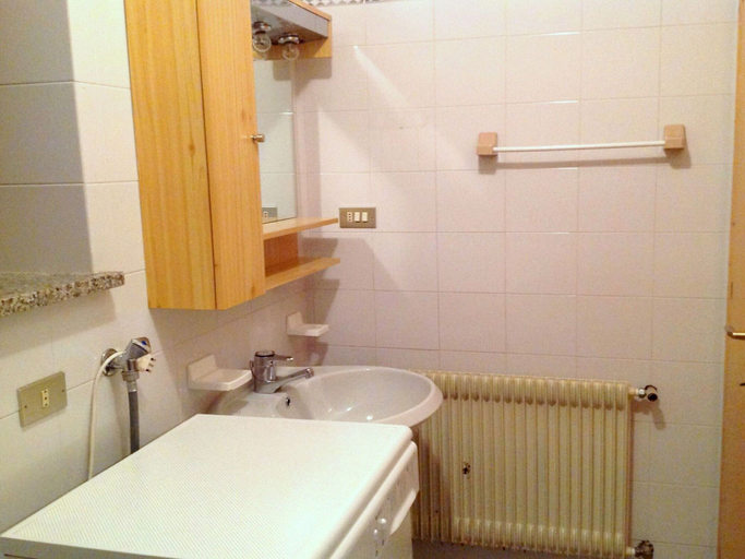Bathroom 3, Spacious Chalet With Garden Near Ski Area in Tyrol, Trento