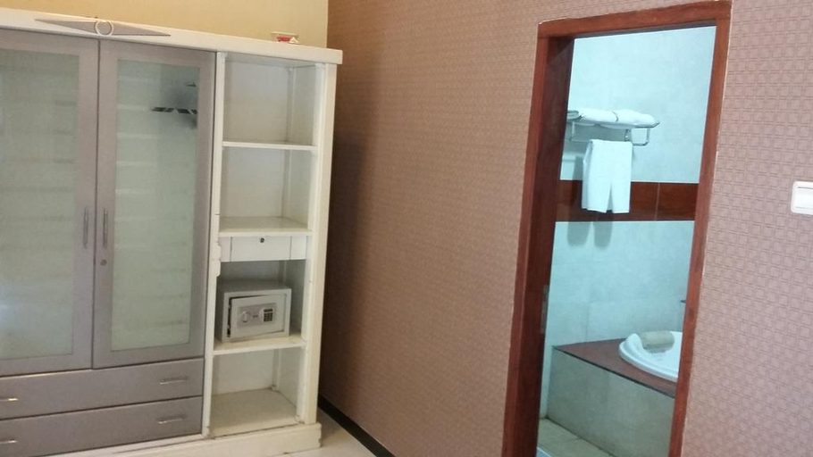 Bedroom 5, BJ Perdana Hotel & Resort, Pasuruan