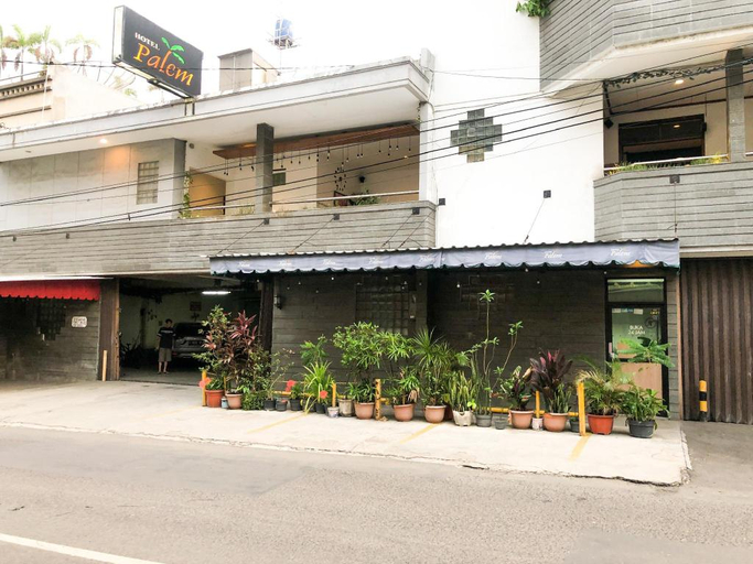 Exterior & Views 30