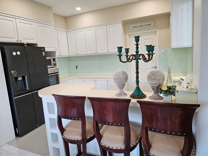 Dining Room 4