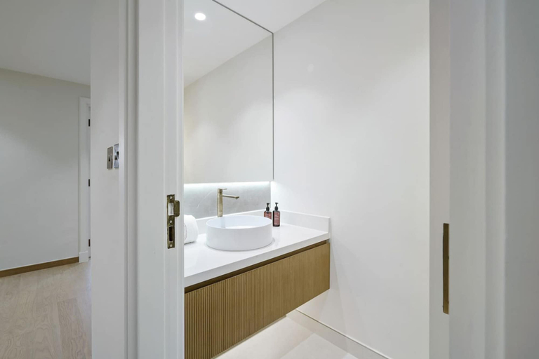 Room 3, Waterfront 3BR Apt Direct Access to Nakheel Mall, Dubai