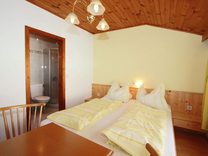Bedroom 2, Vintage Apartment in Fugen Near Ski Area, Schwaz