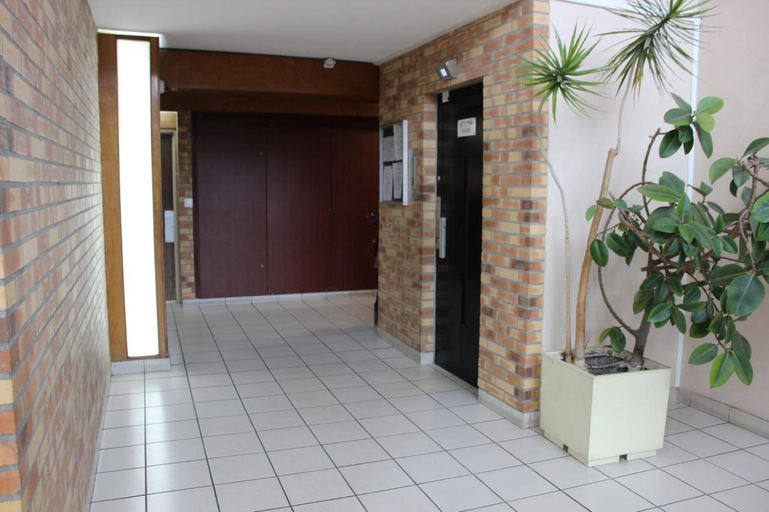 Others 2, 4 Chambres television -Jean Mace, Val-de-Marne