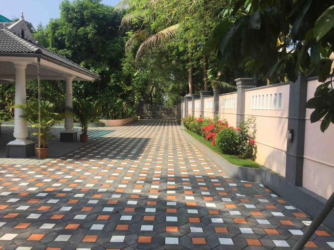 Elegant River Front Villa Near Airport Kochi., Ernakulam
